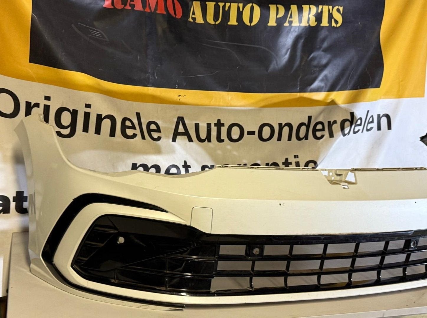 VW GOLF8 5H R-LINE FRONT BUMPER LC9A, Gebruikt, -, -, Ophalen of Verzenden