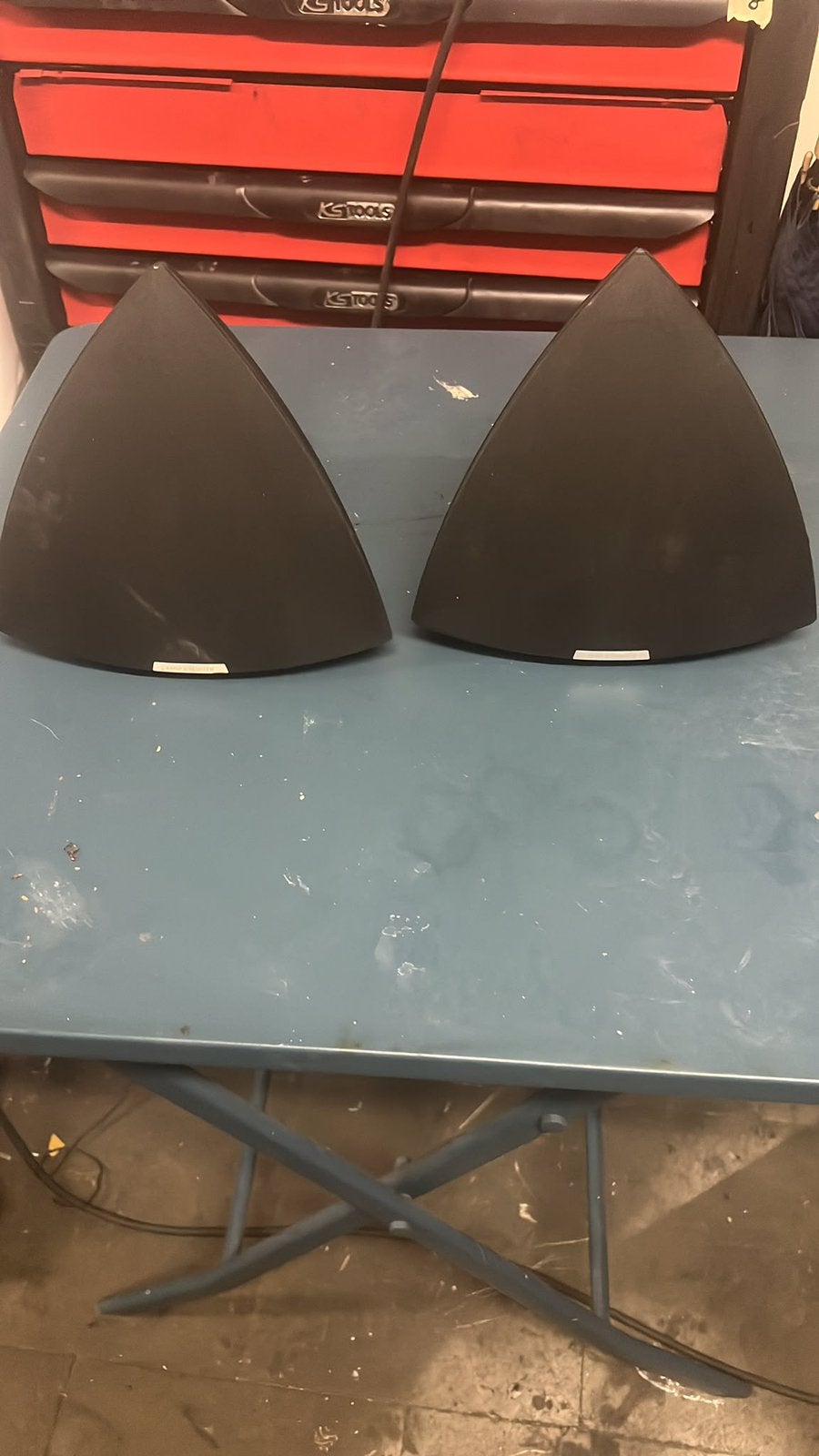 Haut-parleurs Bang & Olufsen, Enlèvement