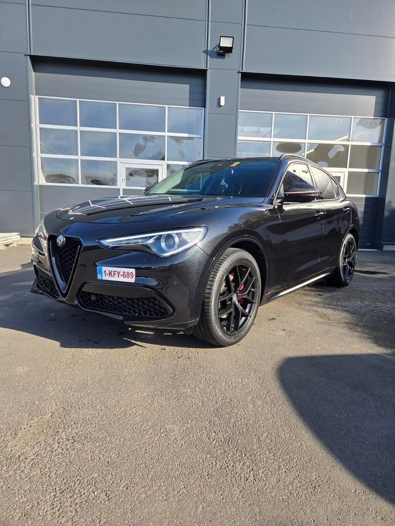 Alfa Romeo Stelvio 2.2 160 pk 86.000 klm volledige optie, Auto's, Alfa Romeo, Automaat, Achterwielaandrijving, 4 cilinders, Zwart