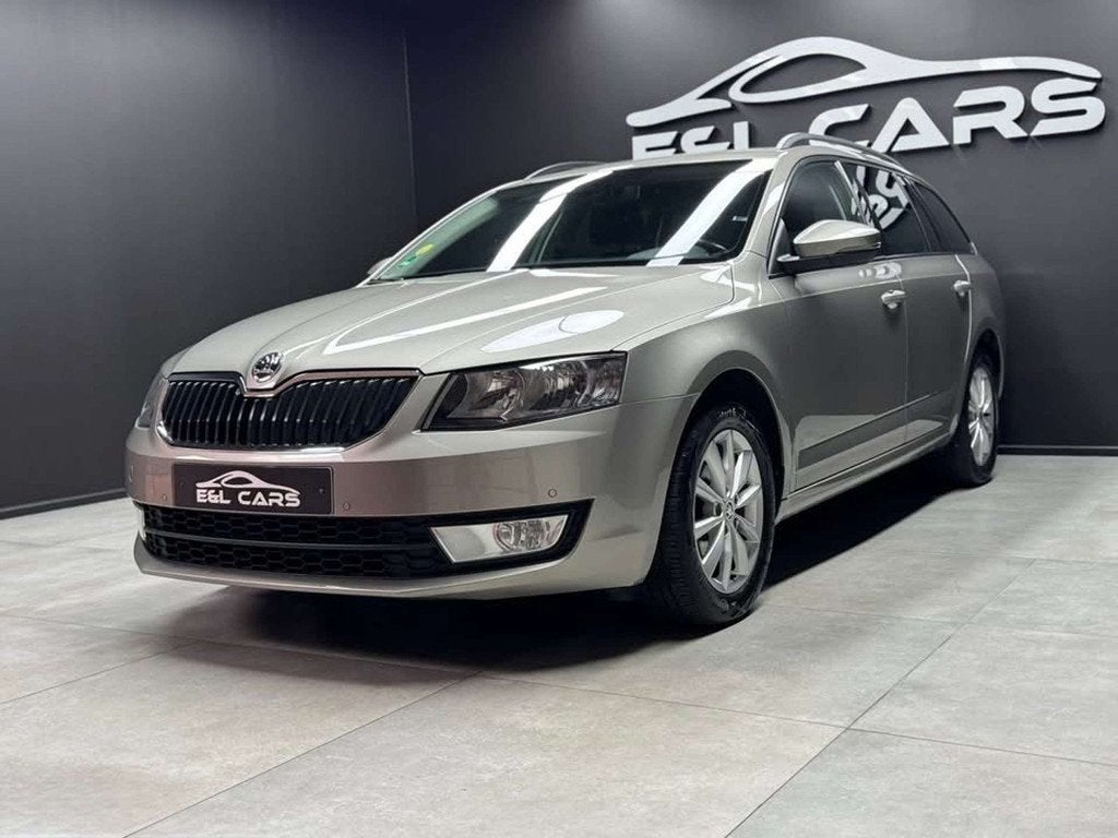 Skoda Octavia Octavia SW 1.6 CR TDi *12 mois de garantie*, Auto's, Stof, Gebruikt, https://public.car-pass.be/vhr/cce2bba6-5c09-46de-8f09-0cc1603a5655