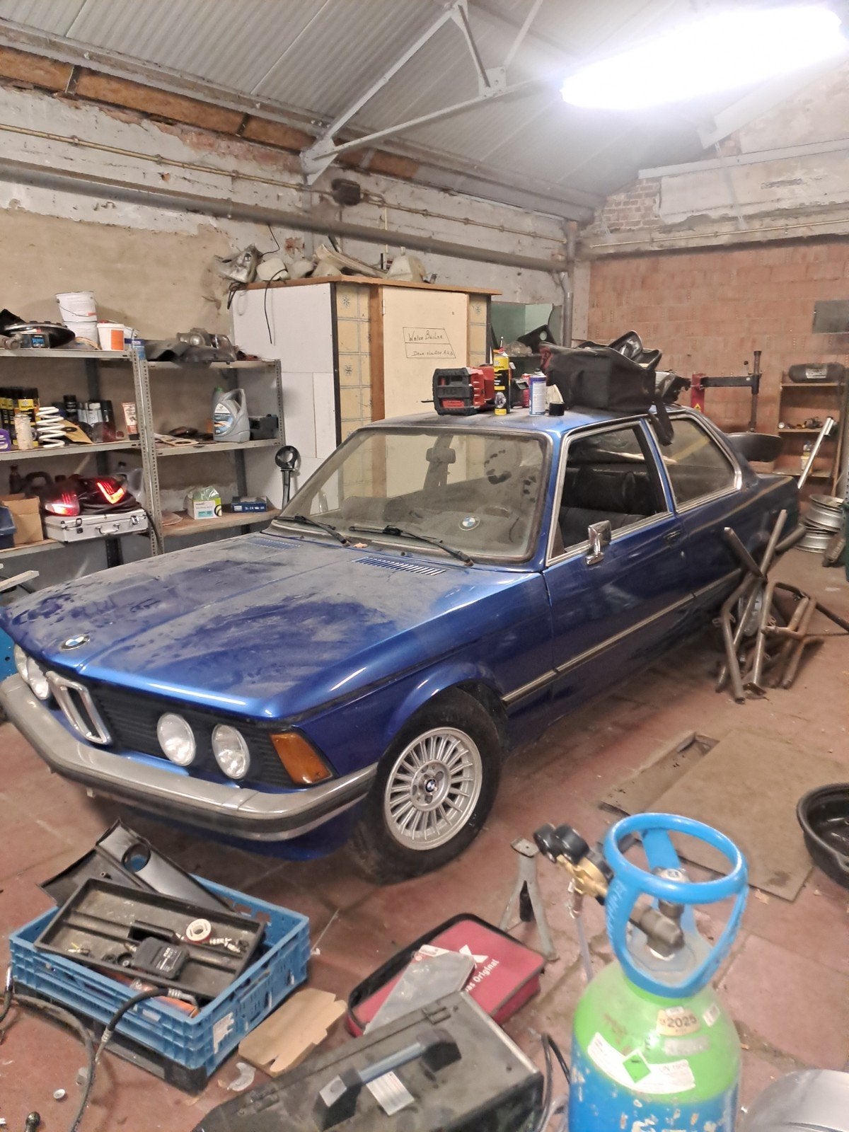 BMW 318 E21 : fixer-upper à un prix avantageux, Entreprise, Achat, BMW