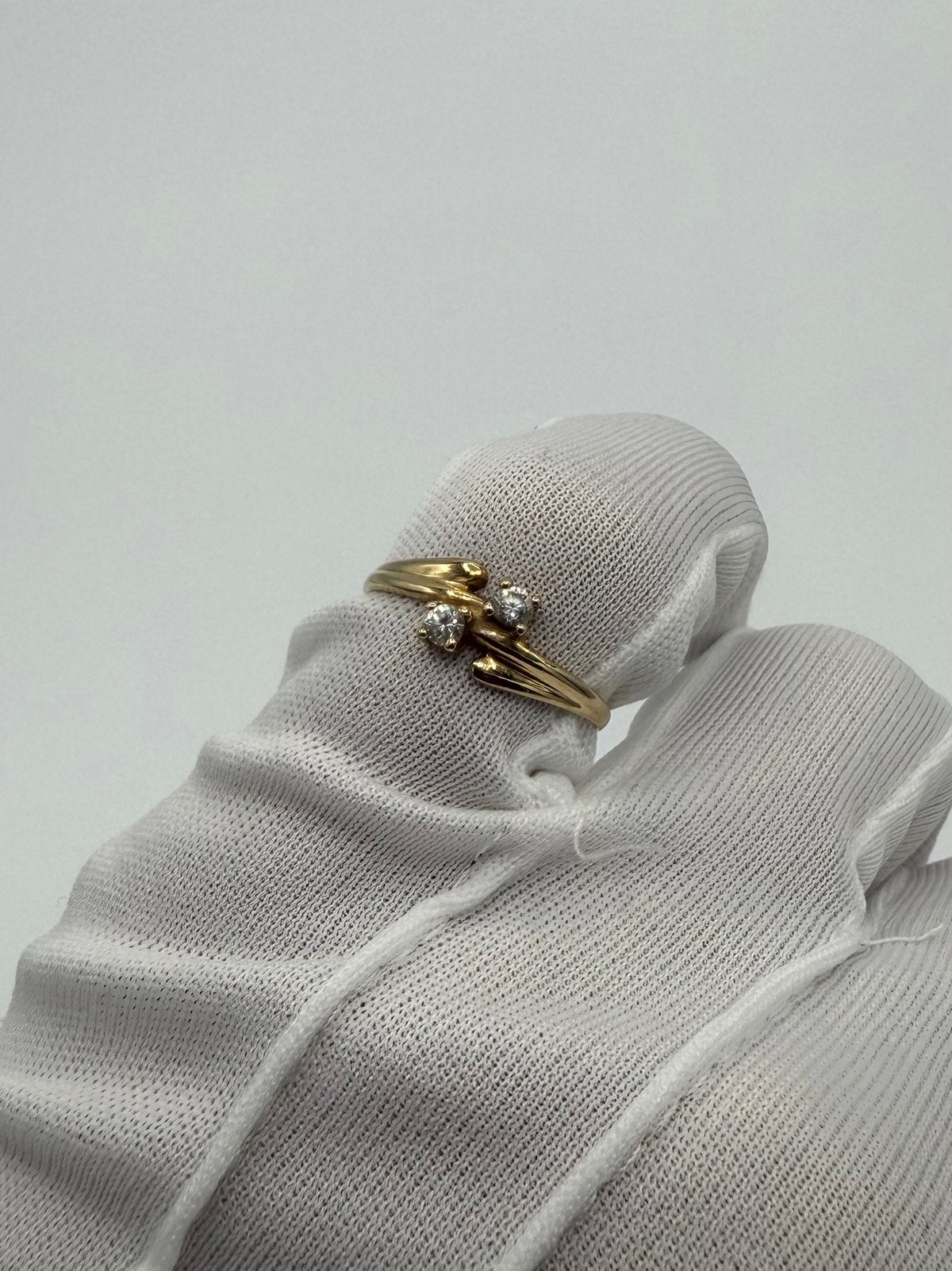14K Gouden Ring met 2 Steentjes 19mm, 18 tot 19, Ophalen of Verzenden, Zo goed als nieuw, Met edelsteen