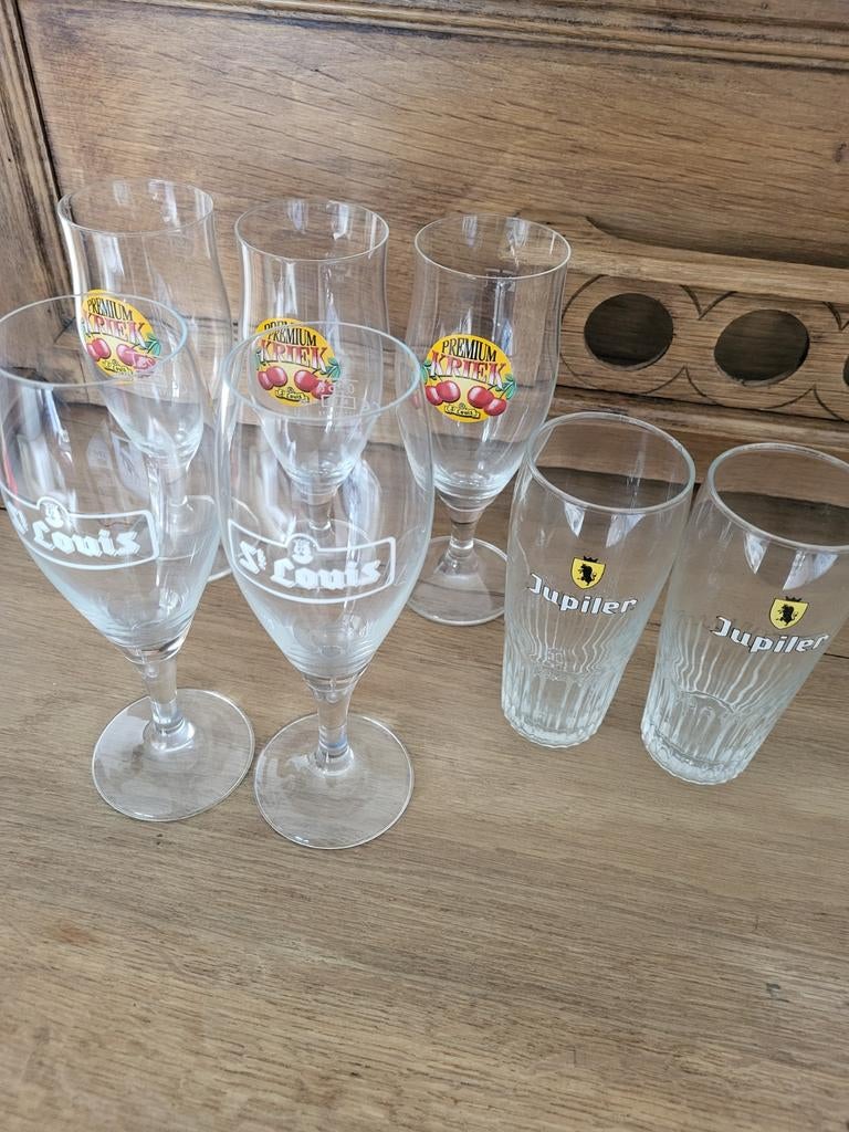 5 kriek en 2 jupiler glazen, Ophalen