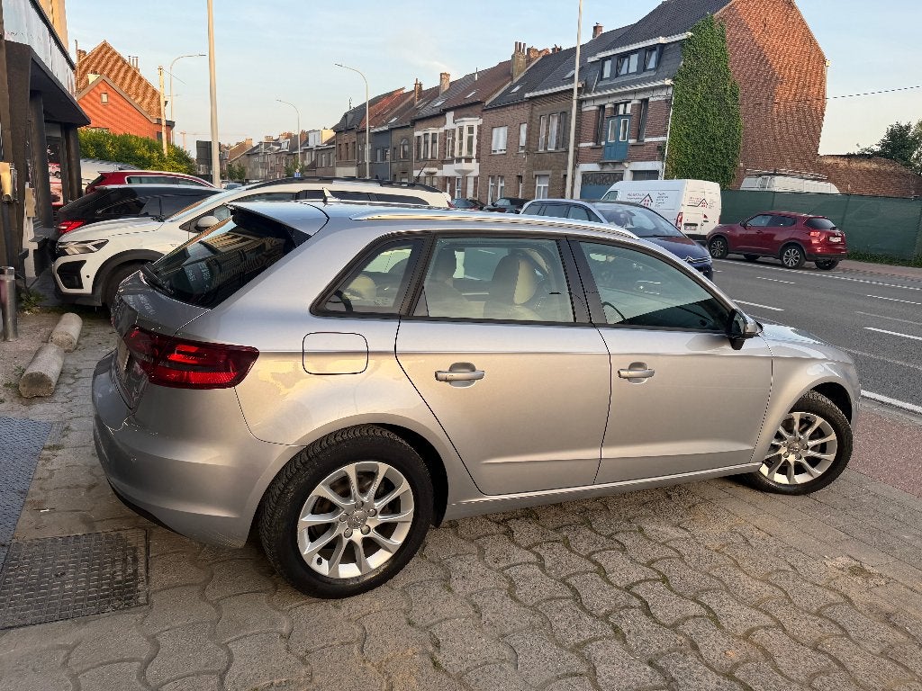 Audi A3 2.0Tdi 150pk Automatique Navi Cuir chauffant Cruise, Autos, Cuir, Argent ou Gris, Achat, Euro 6