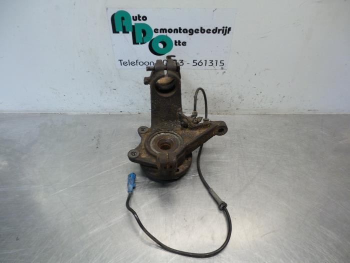 Fusee rechts-voor van een Peugeot 206, Gebruikt, -, -, Ophalen of Verzenden
