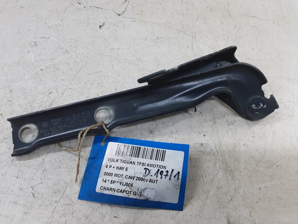 CHARNIERE DE CAPOT GAUCHE Tiguan (5N1 / 2) (5N0823301A), Volkswagen, Mevr. I. Hauben, Utilisé, Rue de l'Espoir 34 34
4030  GRIVEGNÉE, BE