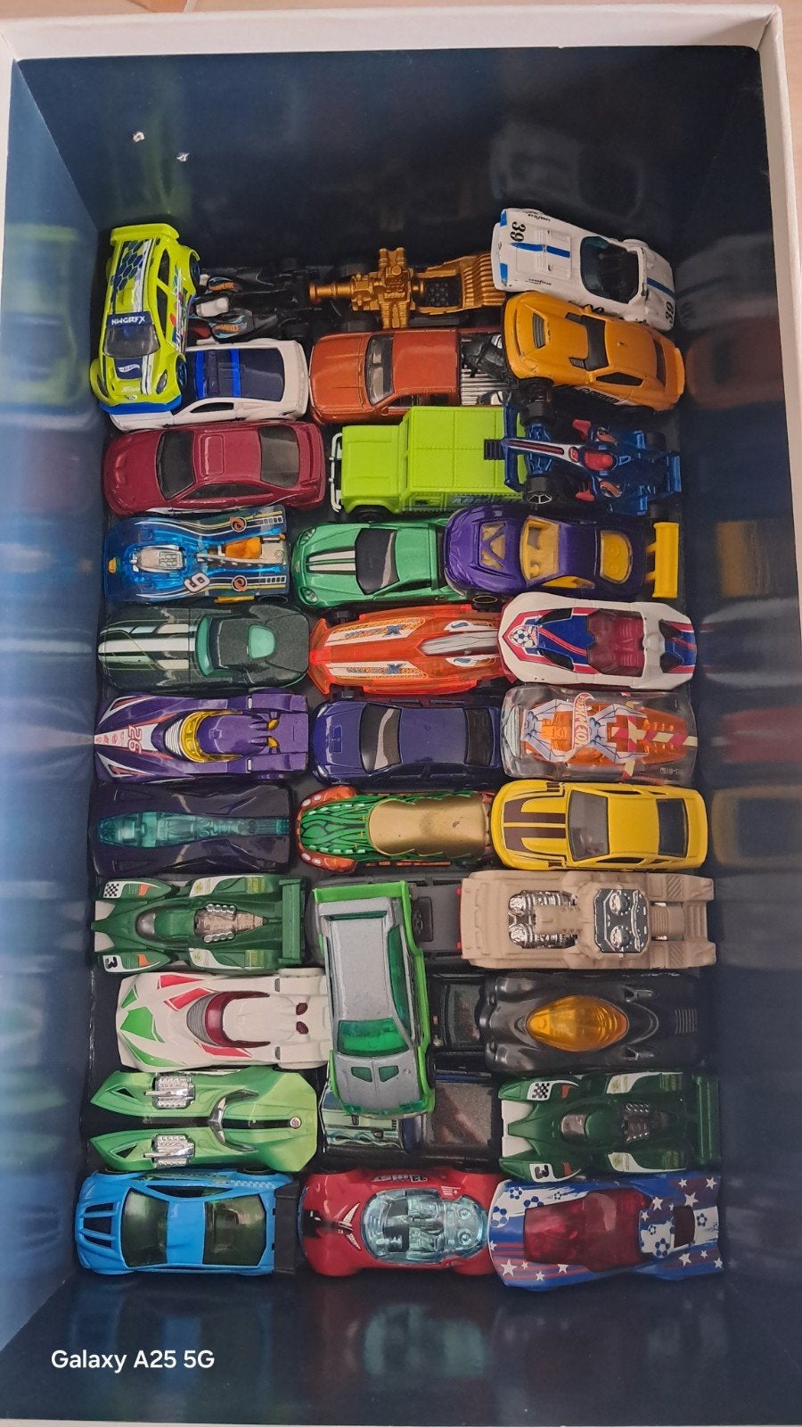 35 voitures Hotwheel, toutes différentes couleurs et états, Collections, Jouets, Enlèvement ou Envoi, Utilisé