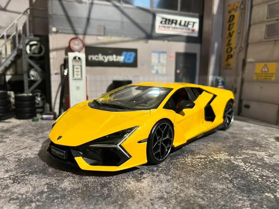 1:18 Lamborghini Revuelto - neuve dans sa boite, Hobby & Loisirs créatifs, Enlèvement ou Envoi, Comme neuf, Voiture, Maisto