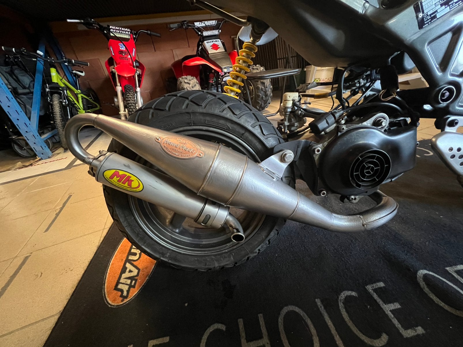 Metrakit uitlaat suzuki streetmagic, Motoren, Ophalen