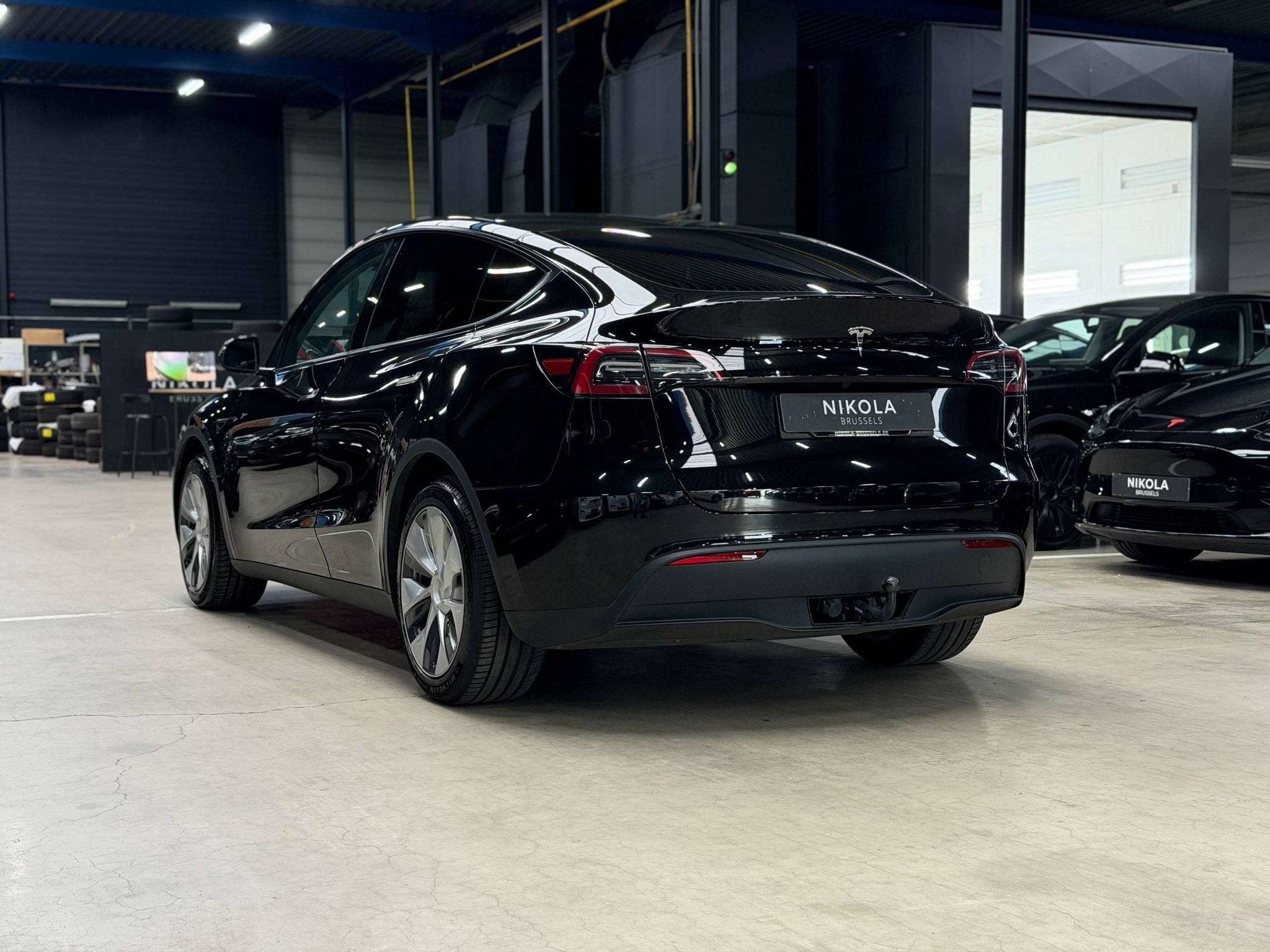 Tesla Model Y REAR WHEEL DRIVE - TOW HOOK - AUTOPILOT ACTIVE, Autos, 299 ch, Achat, Entreprise, Noir