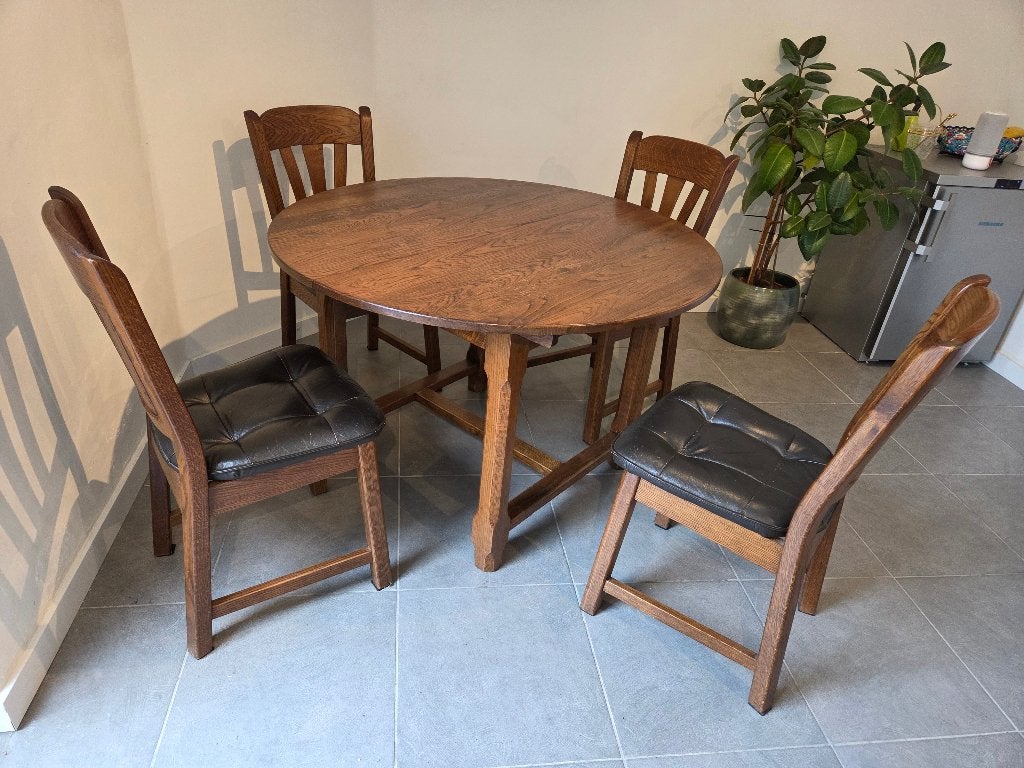 Table bois massif + 4 chaises, Antiquités & Art, Enlèvement