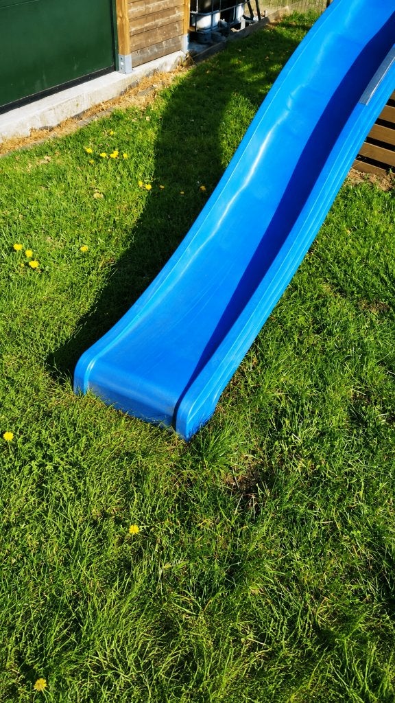 Blauwe glijbaan voor speeltoren / speelhuis – goede staat, Kinderen en Baby's, Ophalen, Gebruikt, Glijbaan