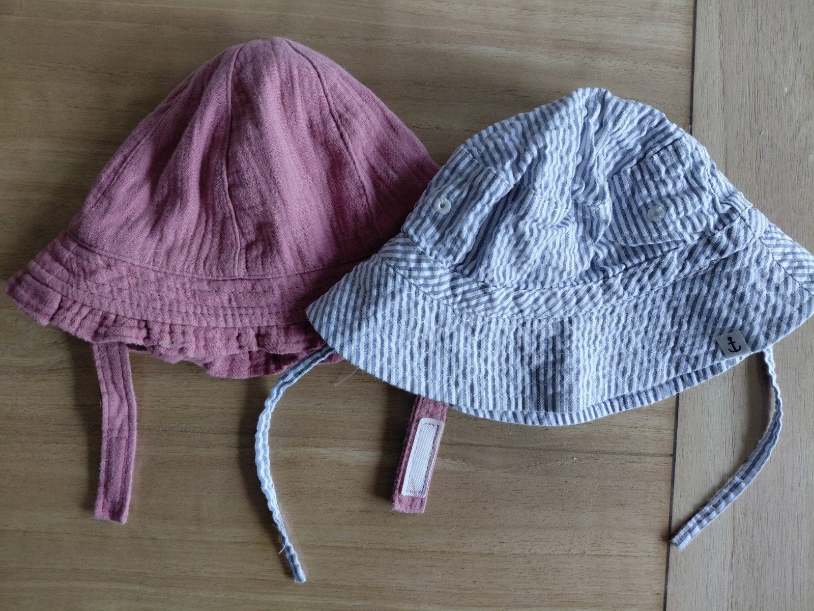Set van 2 zonnehoedjes, Enfants & Bébés, Vêtements de bébé | Casquettes & Chapeaux, Taille 74, H&M, Enlèvement, Fille