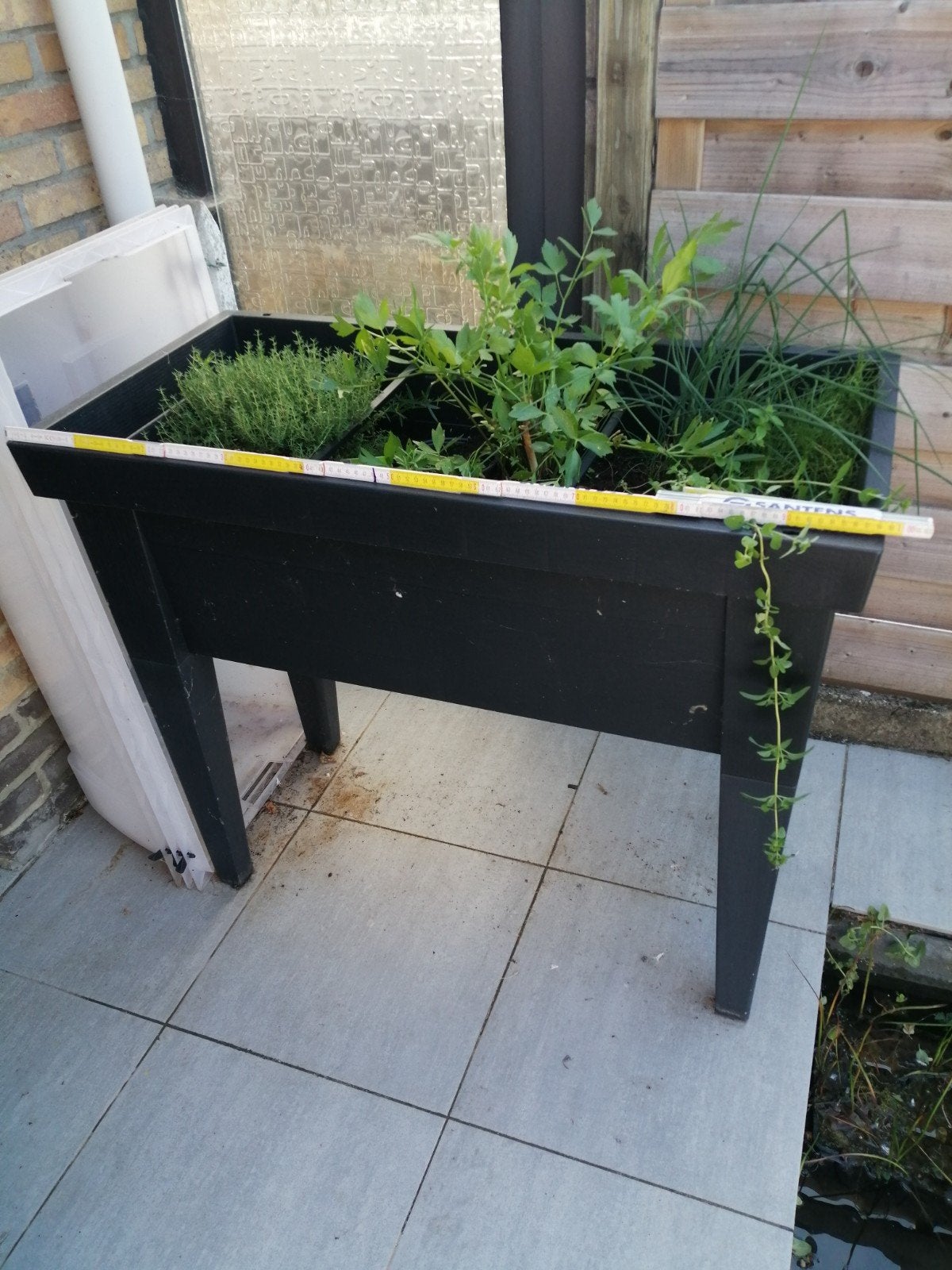 Plant en kruidenbak, Enlèvement