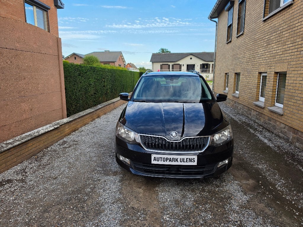 Skoda Fabia Combi 1.2 TSI, Auto's, Dealer onderhouden, Euro 6, 4 cilinders, Zwart