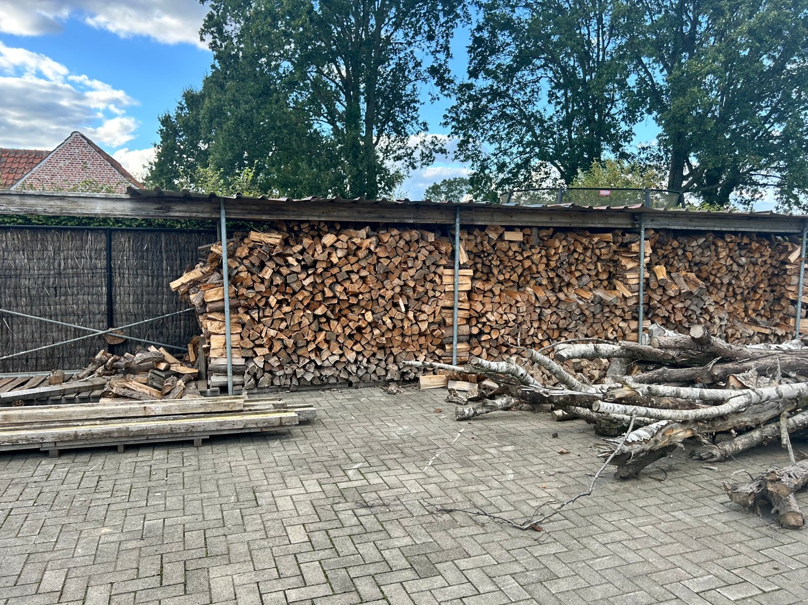 Droog brandhout van naaldbomen, Tuin en Terras, 6 m³ of meer, Ophalen, Overige houtsoorten, Blokken