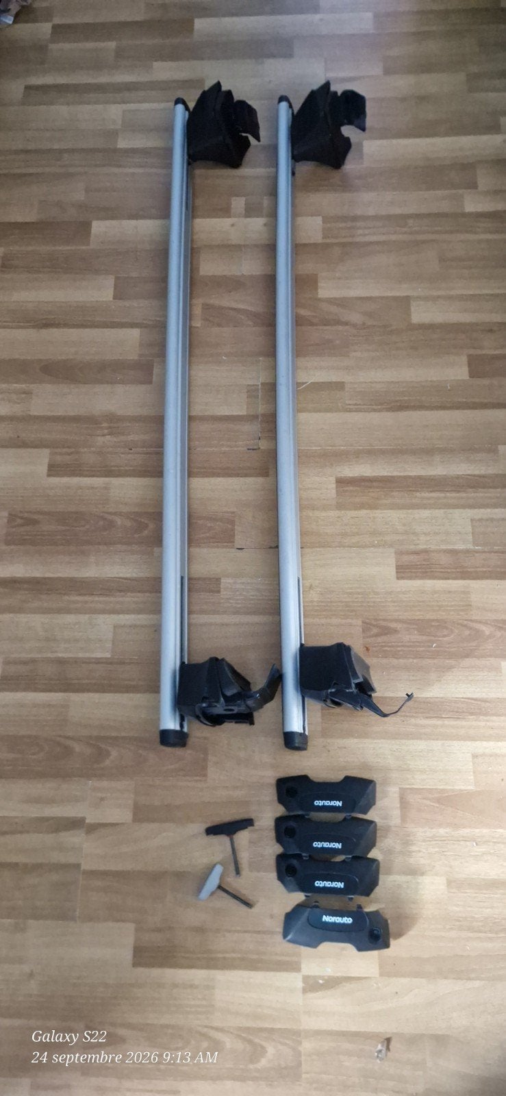 2 barres de toit NORAUTO 3L 127 cm, Enlèvement ou Envoi