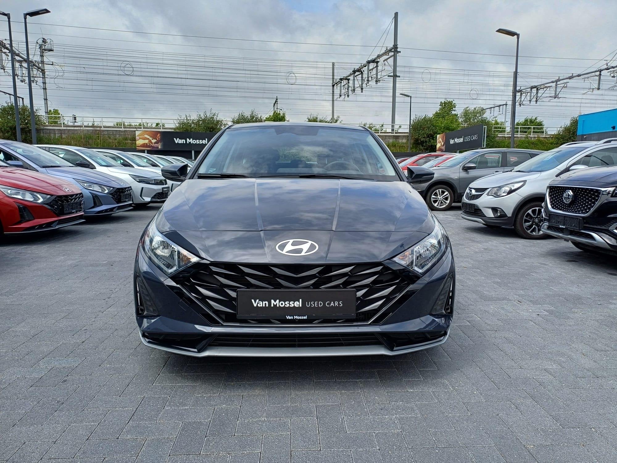 Hyundai i20 1.0 T-GDi 74kW Twist, Argent ou Gris, Entreprise, Boîte manuelle, 1110 kg