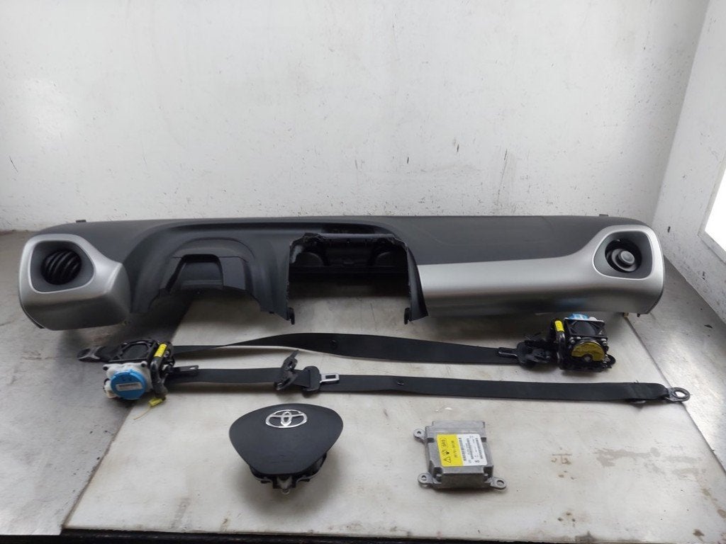 ENSEMBLE AIRBAG + TABLEAU DE BORD Toyota Aygo (B40), Kundenbetreuung@toyota.de, Toyota, Utilisé, Toyota-Allee 2
50858  Köln, DE