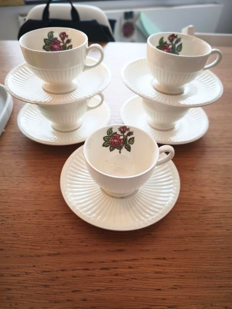 Wedgwood "Moss Rose" koffiekop met onderbord, set van 5, Enlèvement