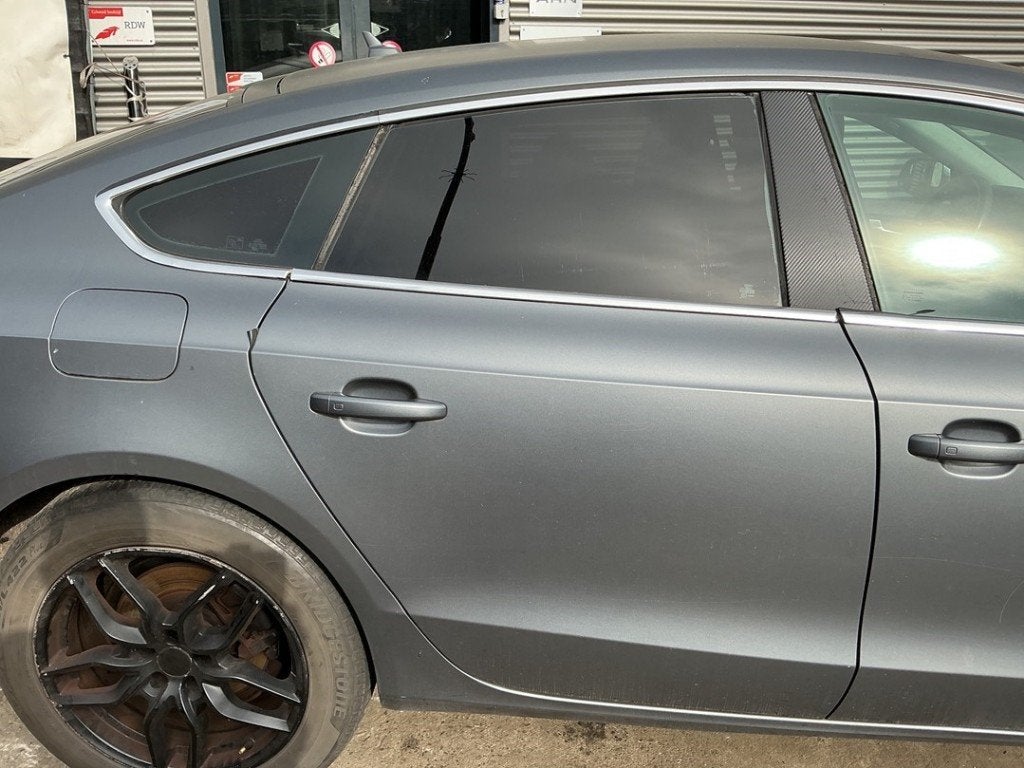 PORTIER RECHTS ACHTER A5 Sportback (8TA) (|8T8833052D|), Deur, Info@audi.de, Achter, Audi