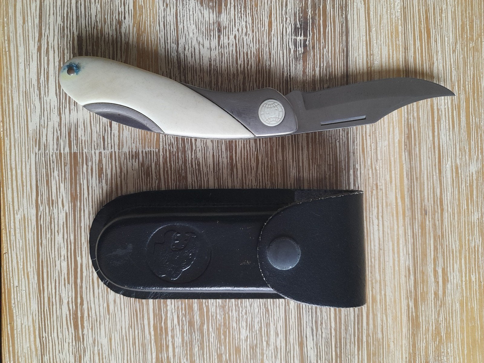 zakmes in lederen etui aan STUNTPRIJS, Caravans en Kamperen, Kampeergereedschap, Ophalen