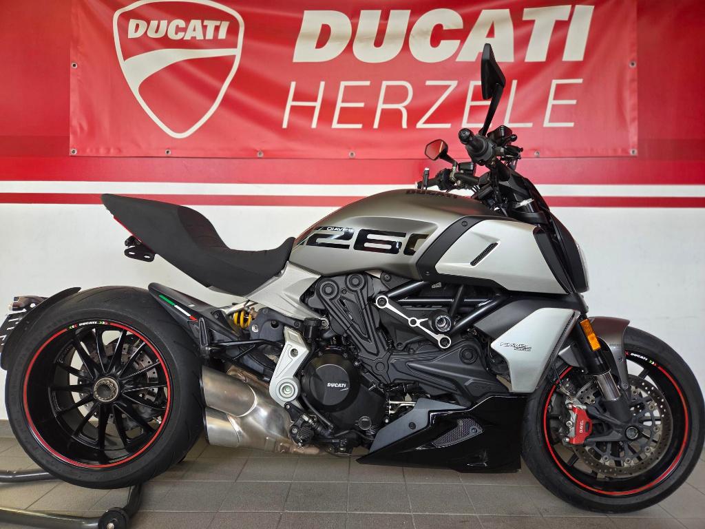 Diavel 1260, Motoren, 2 cilinders, Motorrijbewijs A, Traction Control, Toermotor