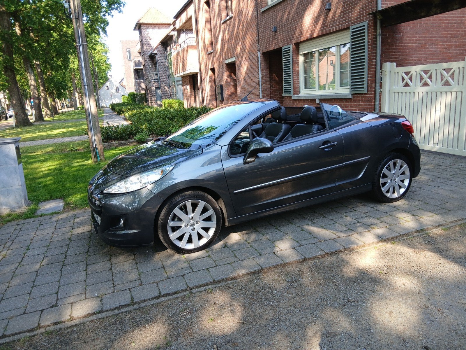 Peugeot 207 cc automaat pack uitvoering van 05/2010, Autos, Cuir, Carnet d'entretien, Noir, Automatique