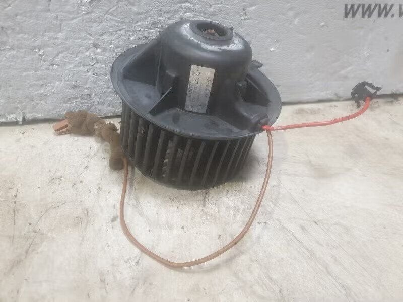 KACHELVENTILATOR Golf III Cabrio (1E) (1h1-819-021), Berliner Ring 2 38440 Wolfsburg, DE, Enlèvement ou Envoi, Volkswagen, Volkswagen AG