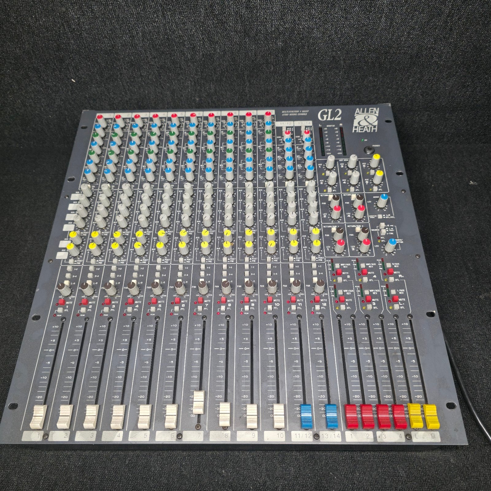 Mélangeur/mixeur ALLEN & HEATH GL2



BALLS & HEATH G, Enlèvement ou Envoi