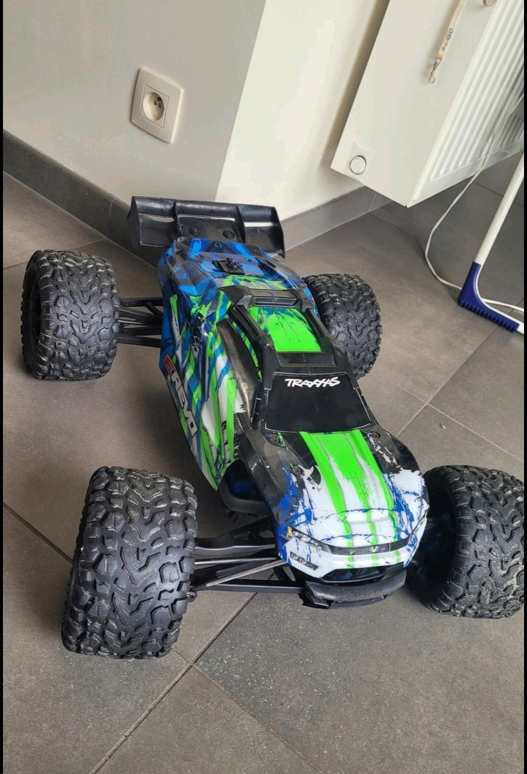 traxxas e revo, Ophalen