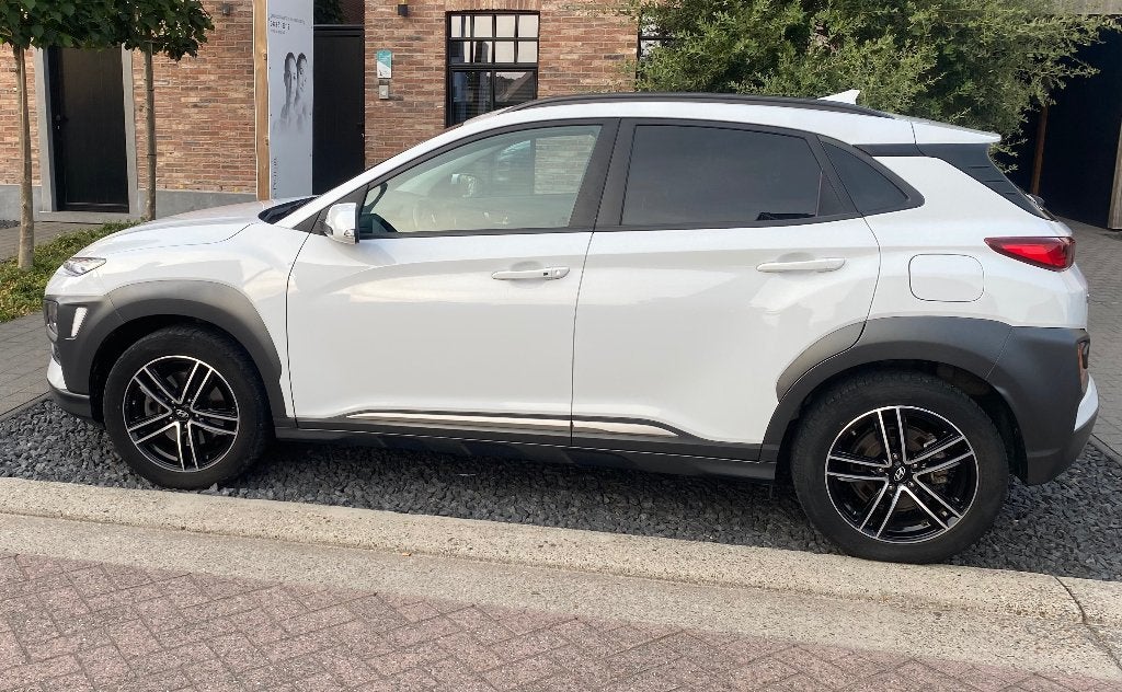 Hyundai Kona 1.6 T-GDI 4WD, Auto's, Automaat, 188 g/km, 4 cilinders, Wit