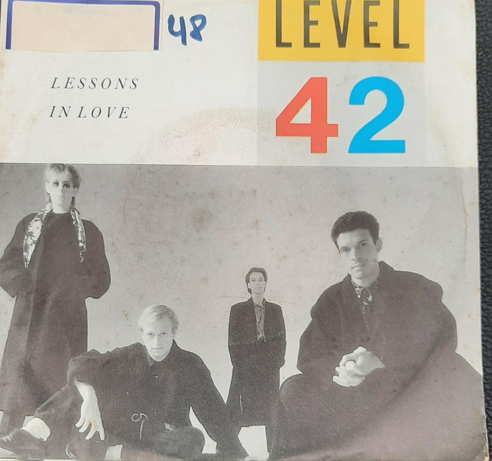 level 42 -lessons  in love vinyl, Ophalen of Verzenden