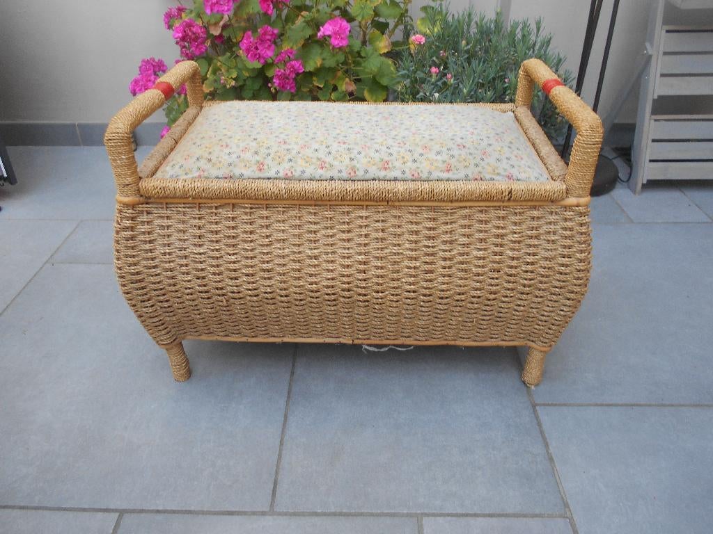 ancien coffre banquette en osier, Moins de 50 cm, 50 à 100 cm, Enlèvement, Utilisé