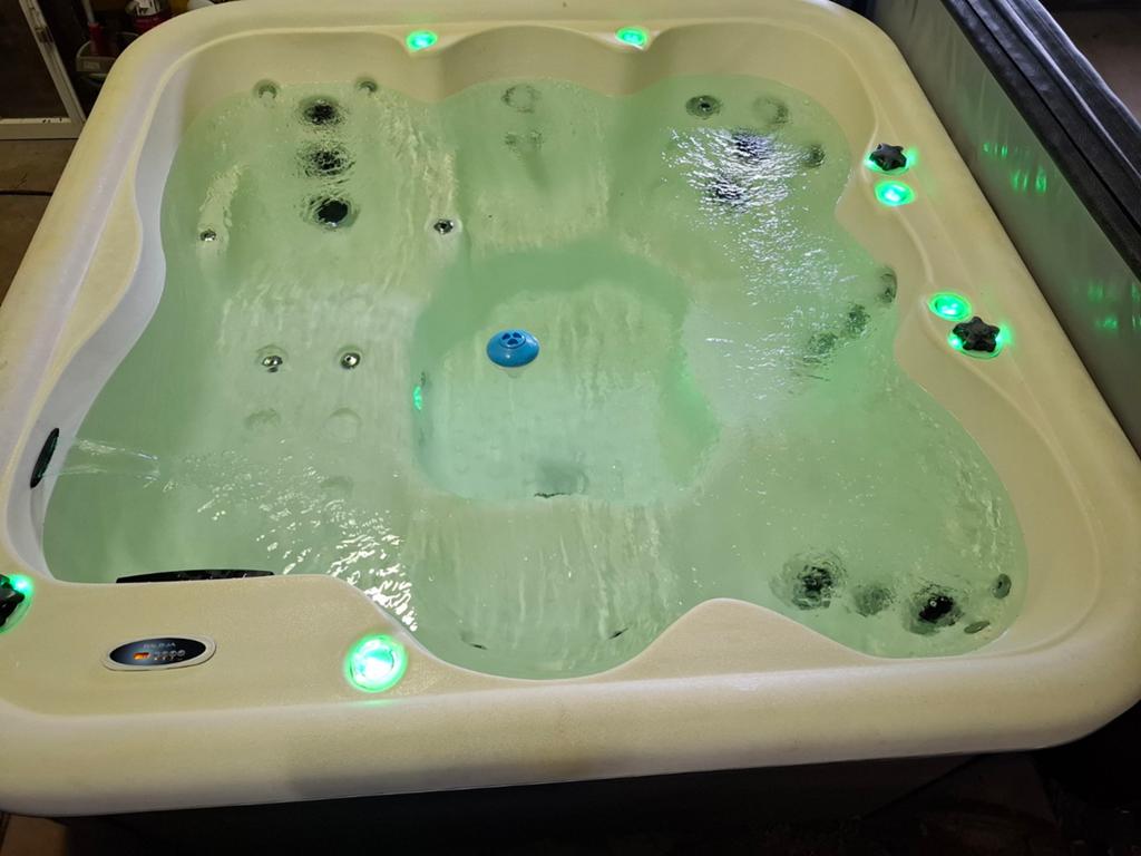 Ruime jacuzzi!!!, Jardin & Terrasse, Bains à remous et Spas, Enlèvement