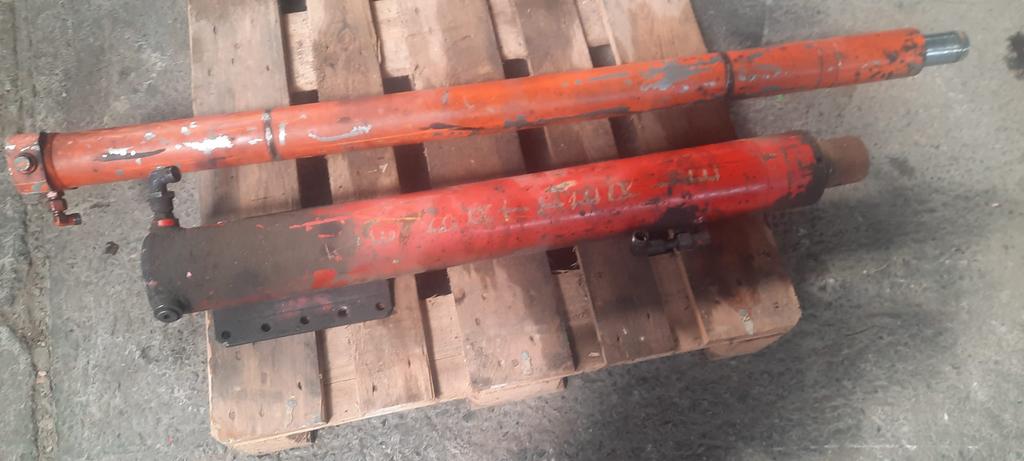 Pistons pour fendeuse à bûches, Enlèvement, Utilisé