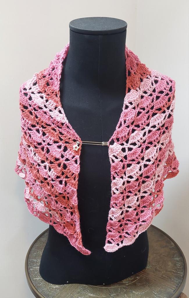 Nieuwe gehaakte omslagdoek driehoekssjaal puntsjaal roze, Kleding | Dames, Mutsen, Sjaals en Handschoenen, Ophalen of Verzenden