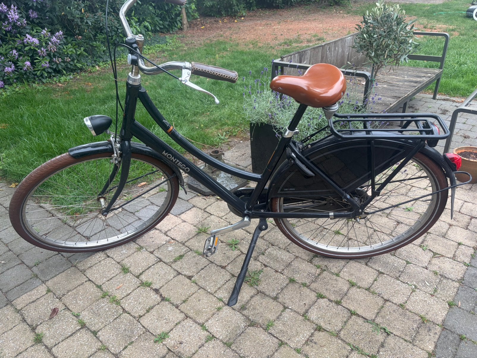 Damesfiets van Montego, Vélos & Vélomoteurs, Enlèvement, Utilisé, Frein à rétropédalage, Frein à main