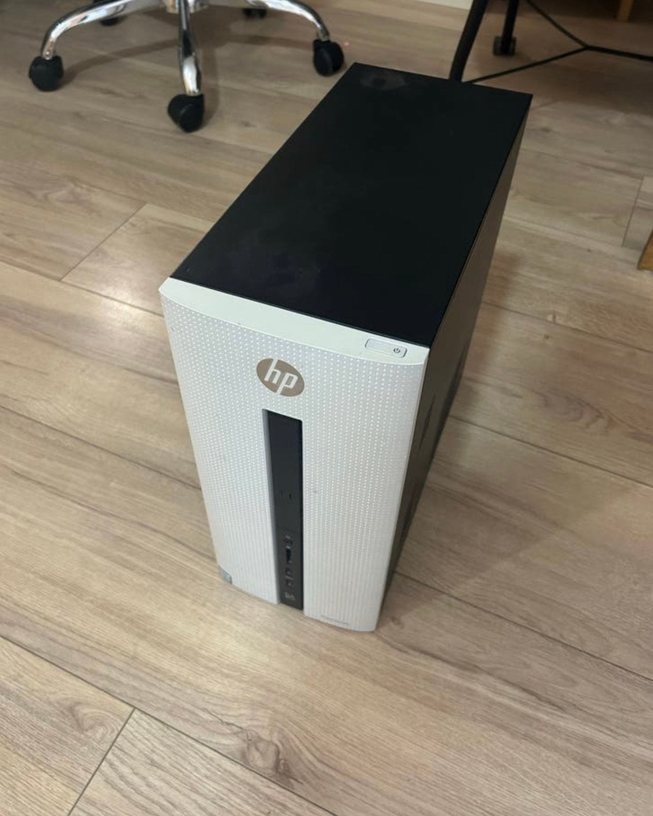 HP Pavillion Desktop PC - Wit/Zwart, Computers en Software, Ophalen, Zo goed als nieuw, Onbekend