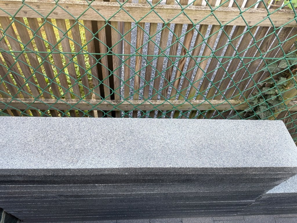 Te koop granieten boordstenen., Tuin en Terras, Ophalen, Gebruikt, 100 tot 200 cm, Natuursteen