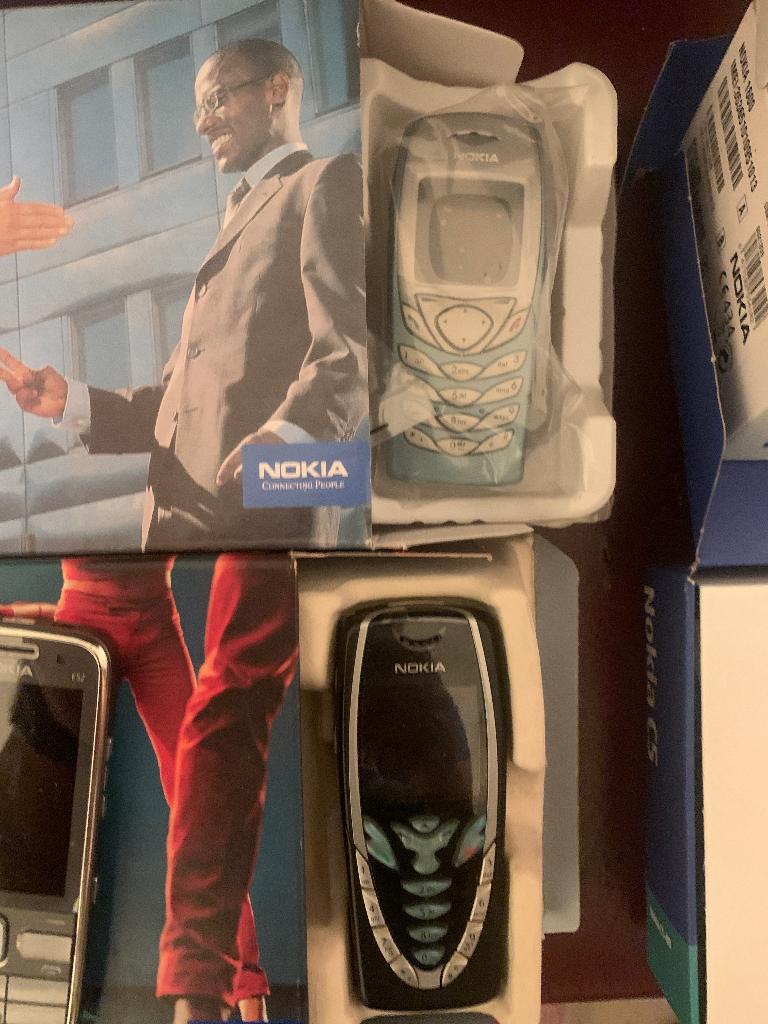 de lot gsm en boîte nokia, Télécoms, Téléphonie mobile | Accessoires & Pièces, Enlèvement ou Envoi, Comme neuf, Nokia