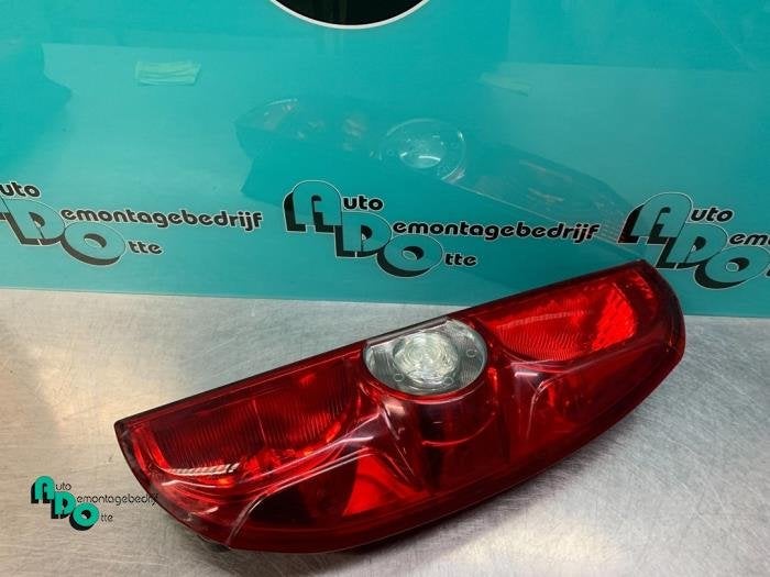 Feu arrière droit d'un Fiat Doblo (Doblo 10-), -, 3 mois de garantie, Utilisé, Fiat