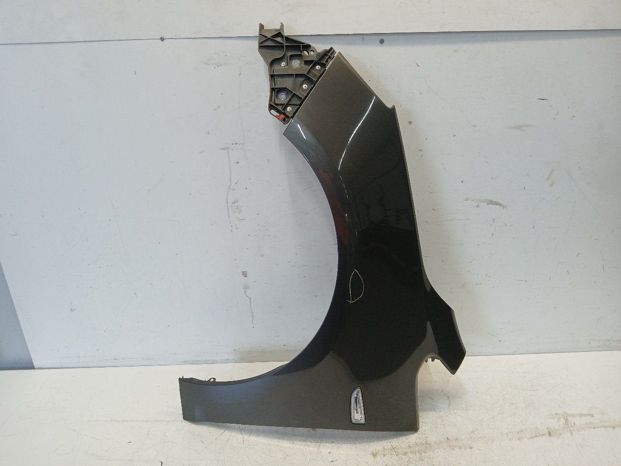 Spatbord links voor Opel Astra, Onderdelen@venauto.nl, Van der Ven Autorecycling B.V., Ettenseweg 76, 4706 PB Roosendaal, The Netherlands