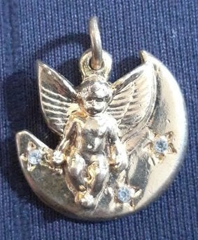 pendentif doré ange sur la lune, Enlèvement ou Envoi, Autres couleurs, Autres représentations, Comme neuf