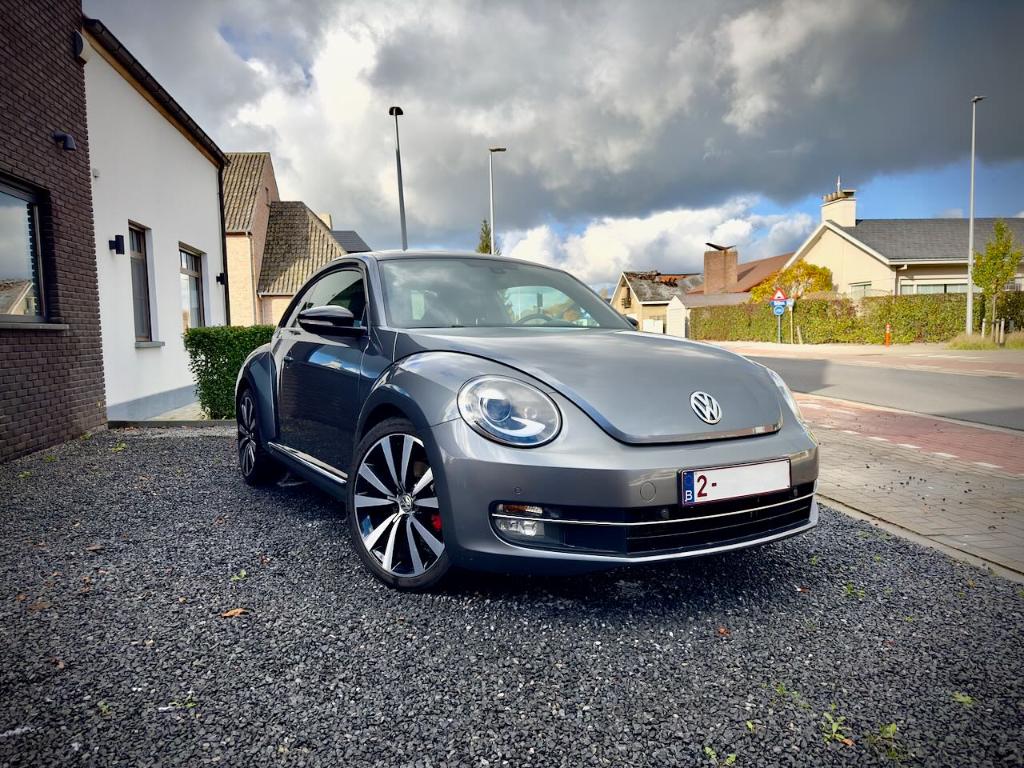 Unieke Volkswagen Beetle Turbo 2.0 TSI Automaat 200PK, Auto's, Stof, 4 cilinders, 1984 cc, USB