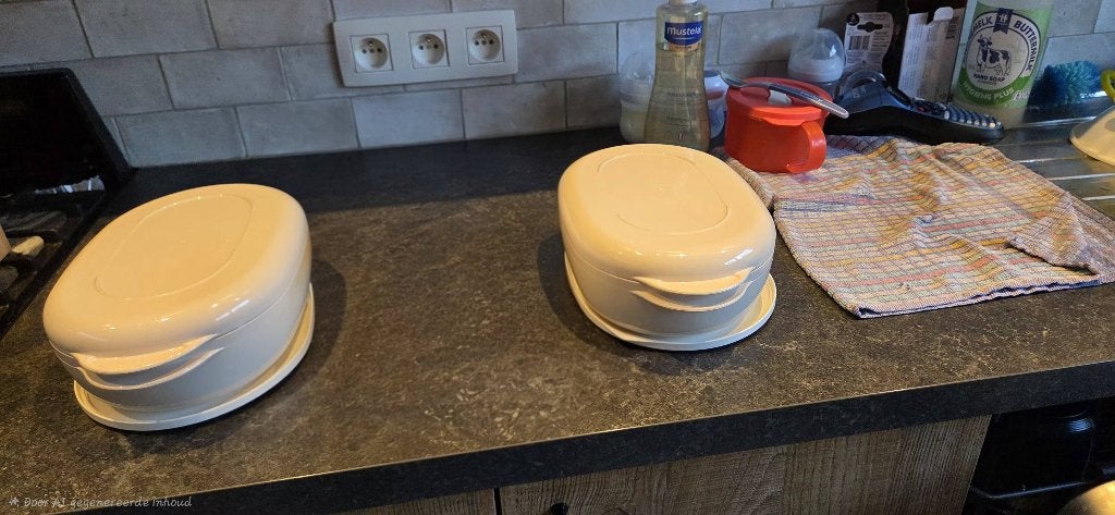 Tupperware microplus 1,5l gebruikt 2 stuks, Compatible micro-ondes, Enlèvement ou Envoi, Utilisé, Récipient ou Bol