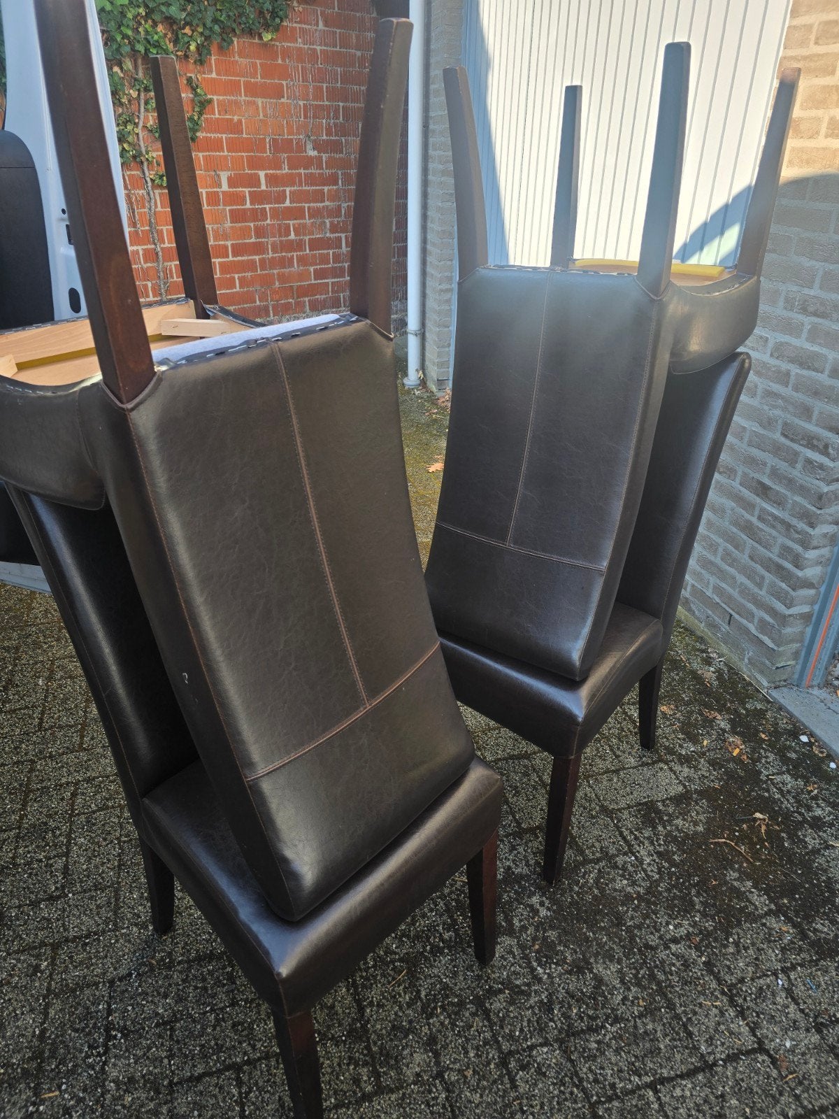 4 chaises en similicuir marron (Gero), Enlèvement