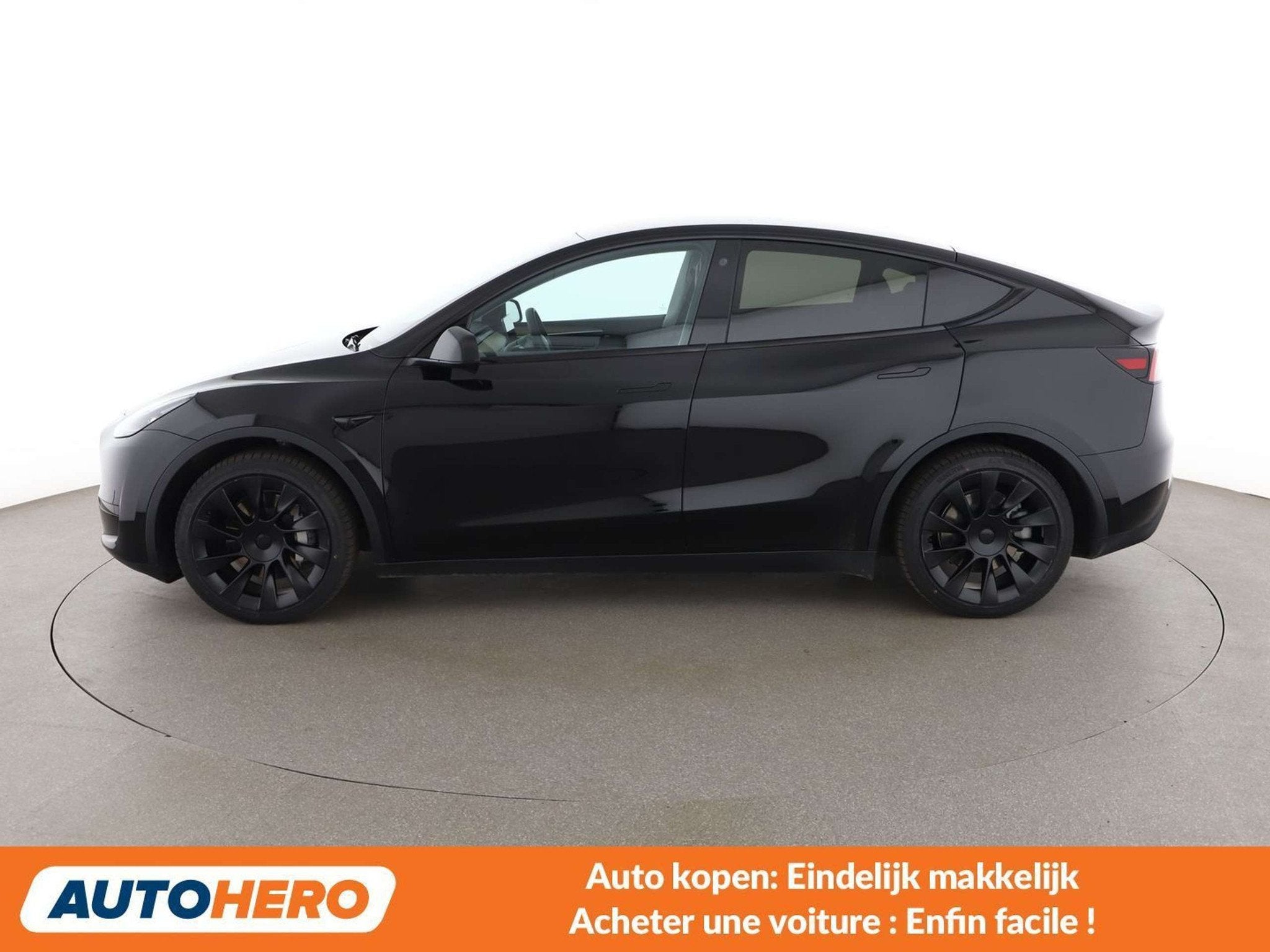 Tesla Model Y Standard Range (année de construction 2023), Autos, Cuir, 299 ch, Achat, 5 portes