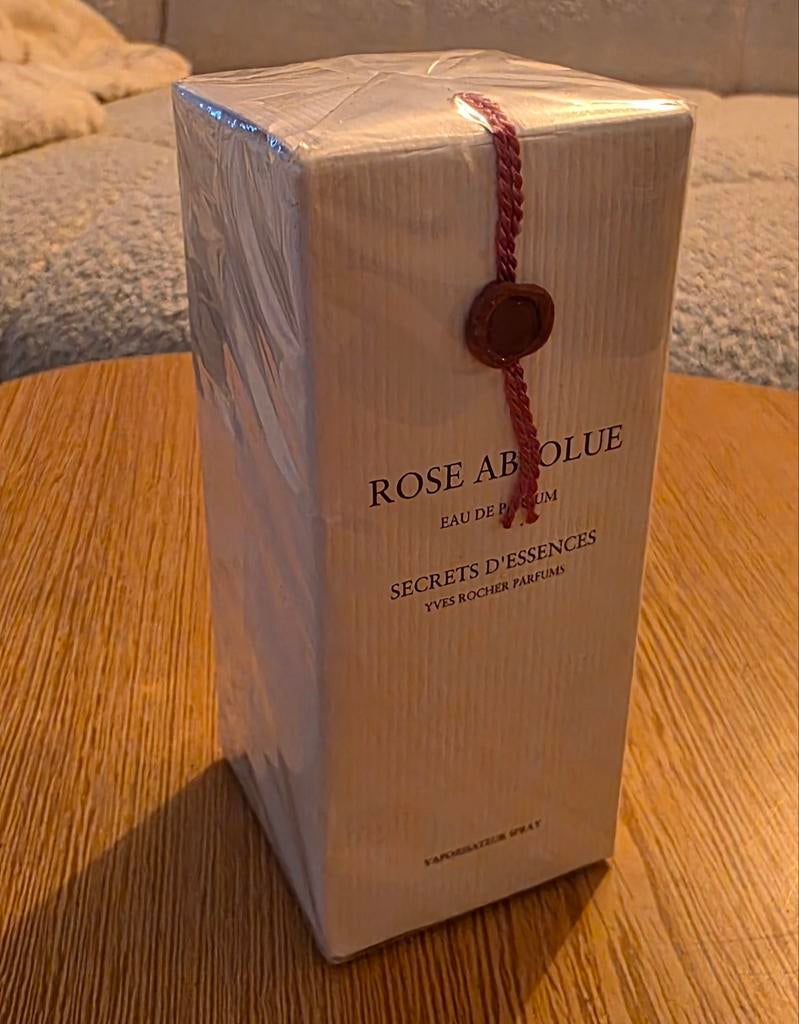 Rose Absolue Secrets d'Essences Yves Rocher 50ml nieuw, Handtassen en Accessoires, Uiterlijk | Parfum, Ophalen of Verzenden