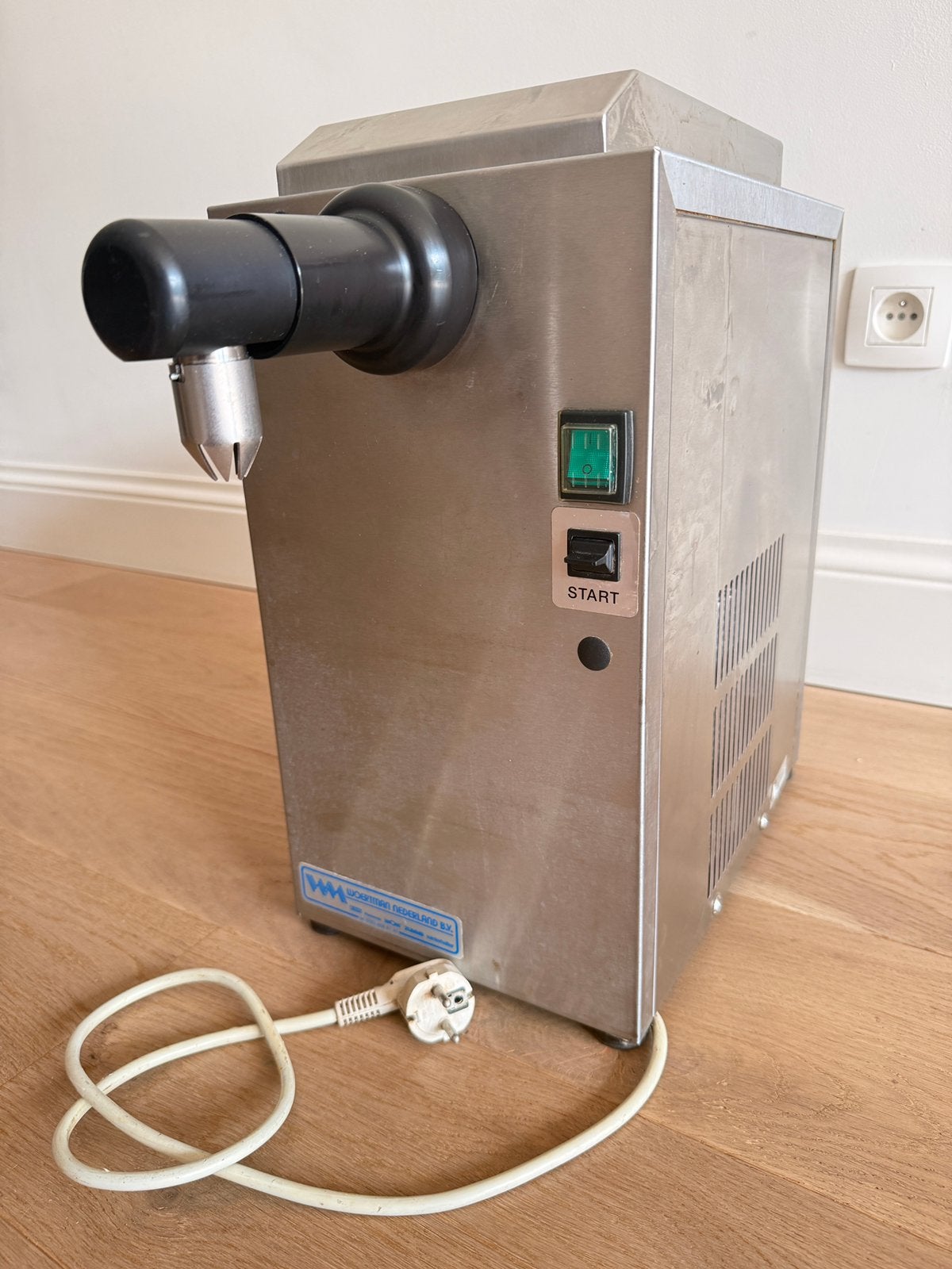 Slagroom machine Sanomat., Ophalen